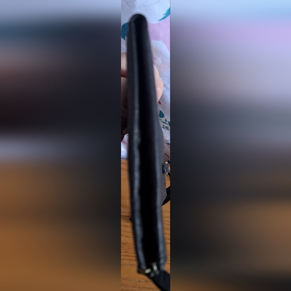 NWOT Sapahn GORGEOUS Black Leather Wristlet Clutch Purse w/ Built-In Wallet - Picture 8 of 10